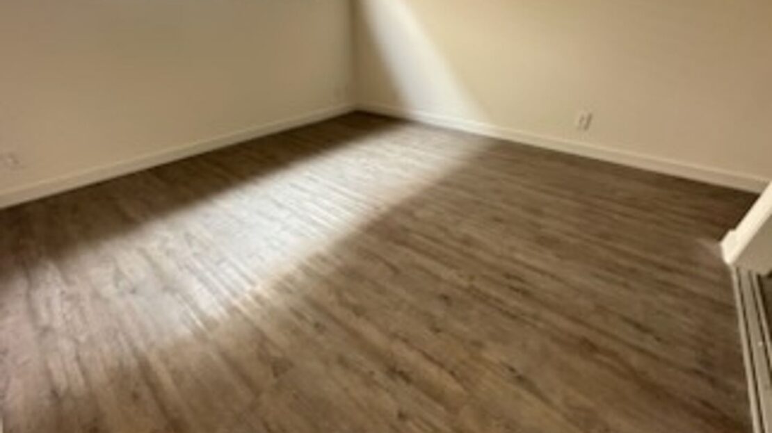 4458 Woodman Avenue - Los Angeles - California - 1 bed, 1 bath rental property