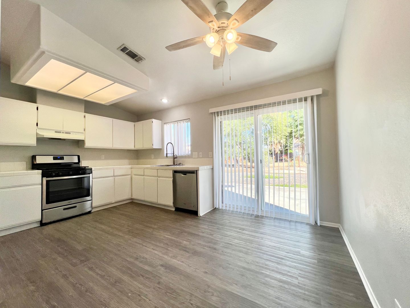 44840 Ramona Ave - Palm Desert - California - 3 bed, 2 bath rental property