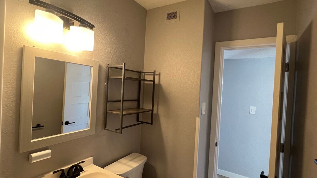 4700 124th St Ct SW - Lakewood - Washington - 1 bed, 1 bath rental property