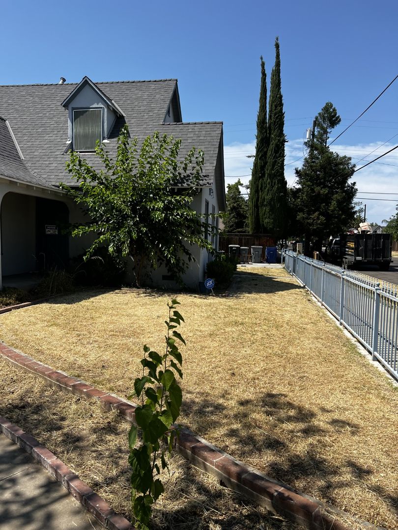 4745 E. Illinois Ave. - Fresno - California - 3 bed, 2 bath rental property
