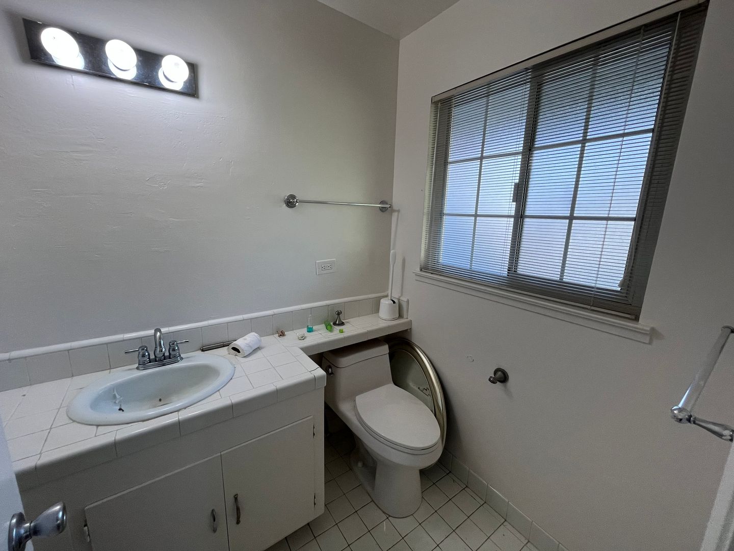 5104 Atlanta Way - Sacramento - California - 3 bed, 2 bath rental property