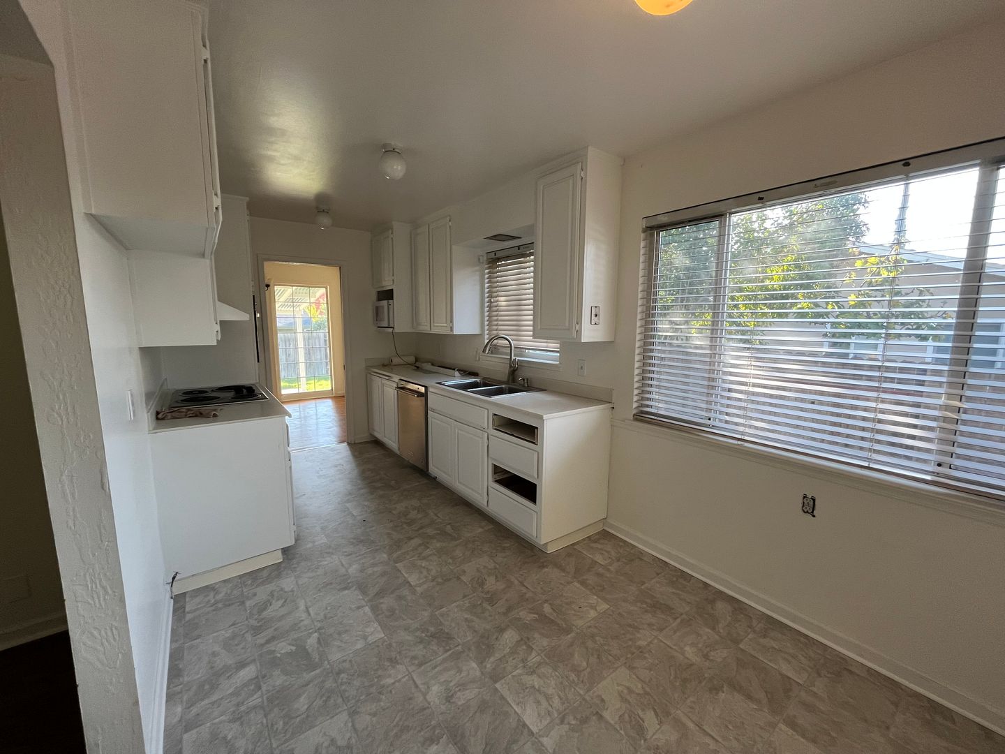 5104 Atlanta Way - Sacramento - California - 3 bed, 2 bath rental property