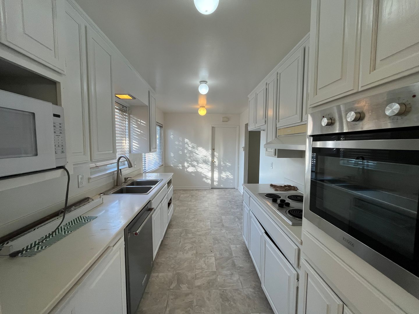 5104 Atlanta Way - Sacramento - California - 3 bed, 2 bath rental property