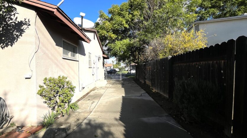 5172 Wroxton Dr - Riverside - California - 4 bed, 2 bath rental property