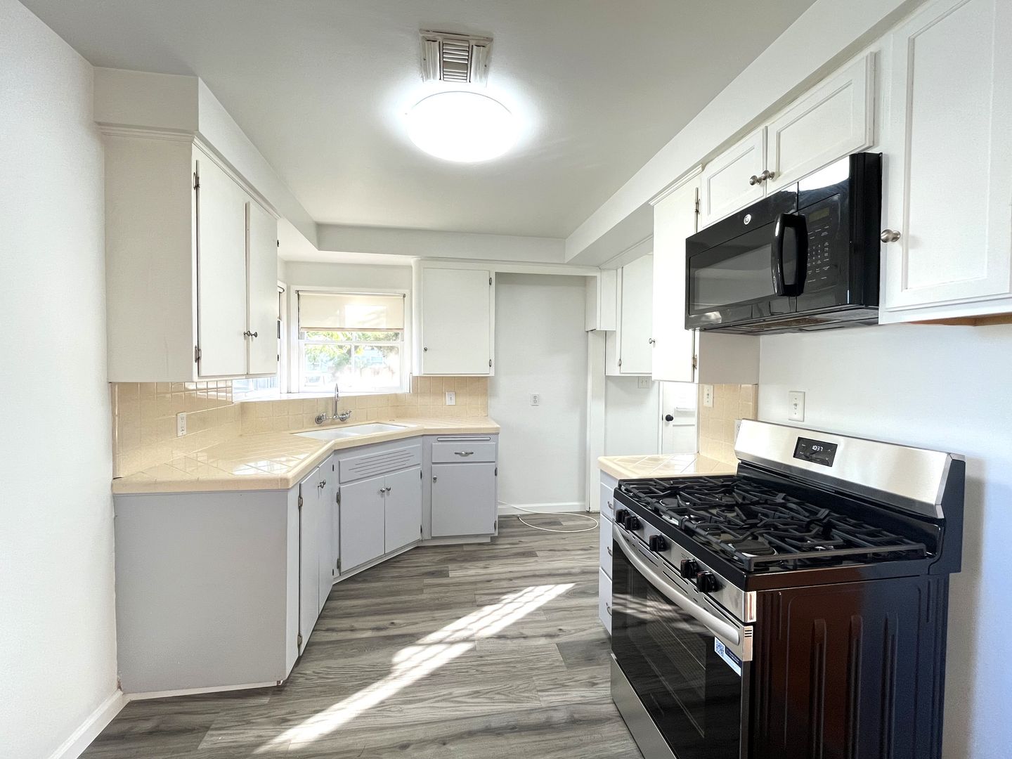 5172 Wroxton Dr - Riverside - California - 4 bed, 2 bath rental property