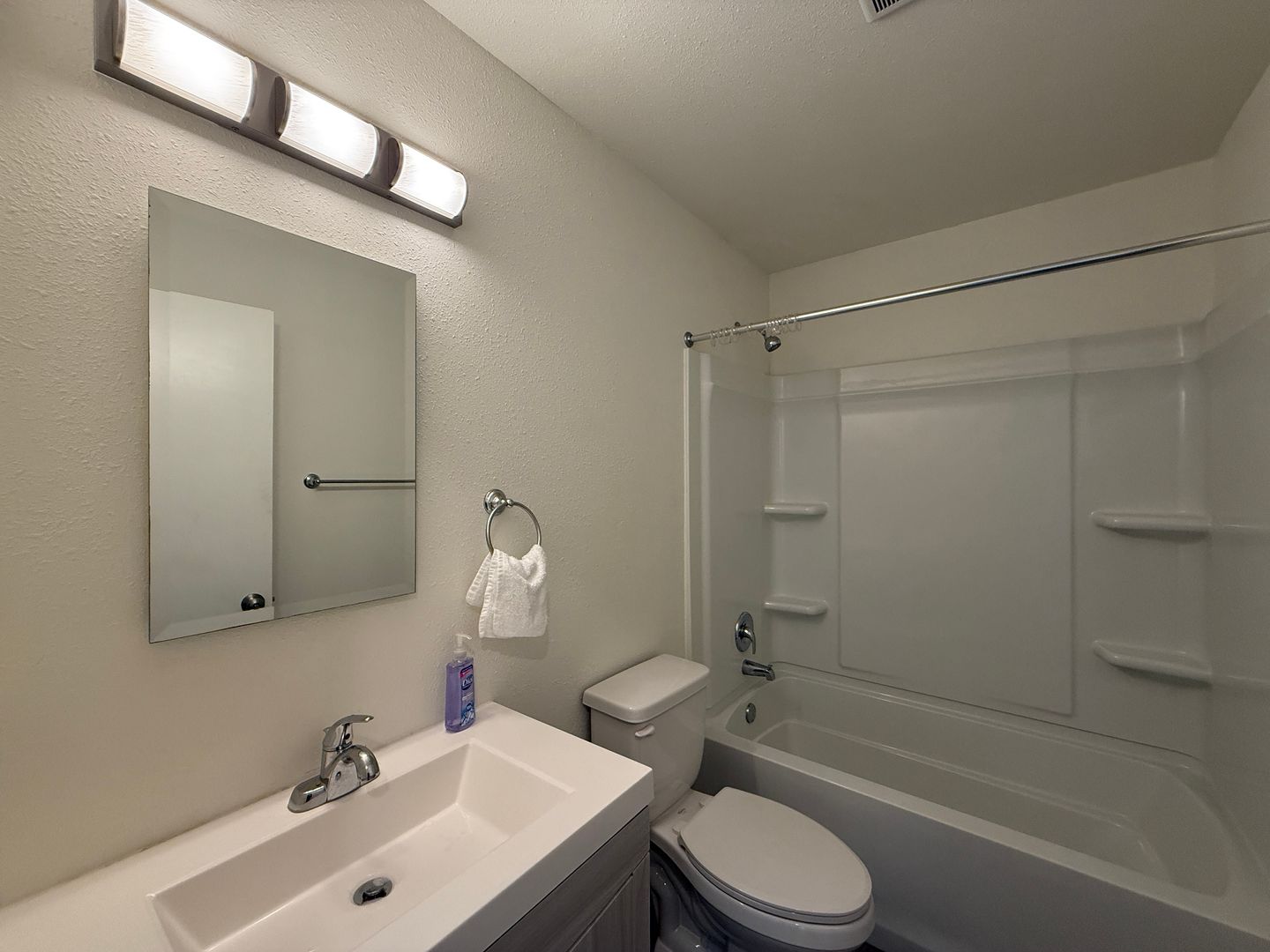 524 E. Ave Q12 - Unit 23 - Palmdale - California - 2 bed, 1 bath rental property