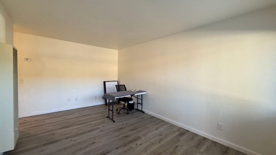 524 E. Ave Q12 - Unit 23 - Palmdale - California - 2 bed, 1 bath rental property