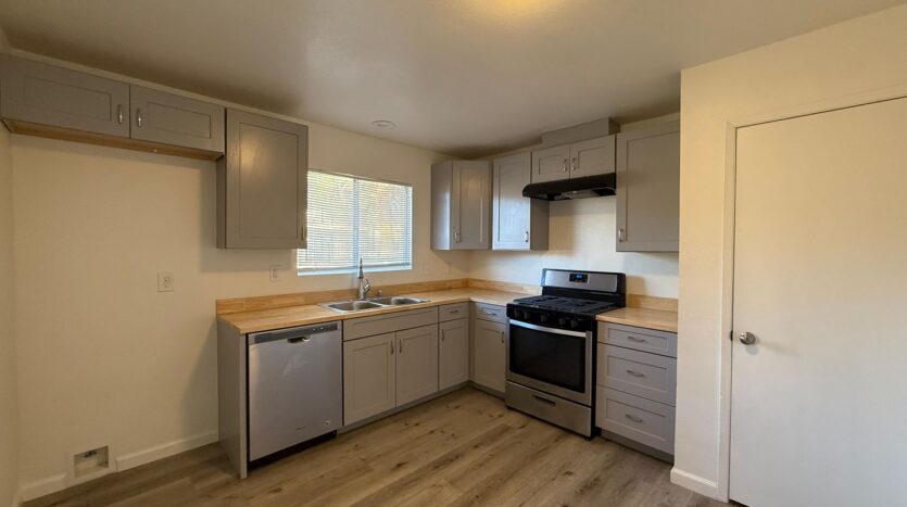 524 E. Ave Q12 - Unit 23 - Palmdale - California - 2 bed, 1 bath rental property