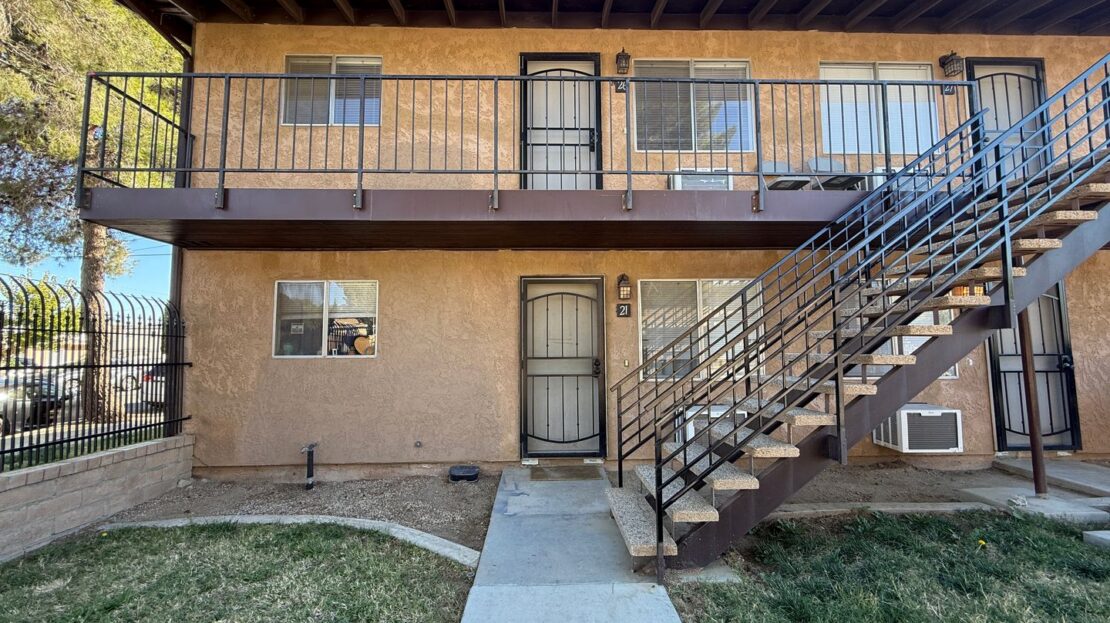 524 E. Ave Q12 - Unit 26 - Palmdale - California - 2 bed, 1 bath rental property