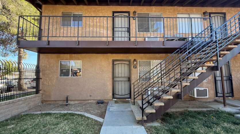 524 E. Ave Q12 - Unit 26 - Palmdale - California - 2 bed, 1 bath rental property