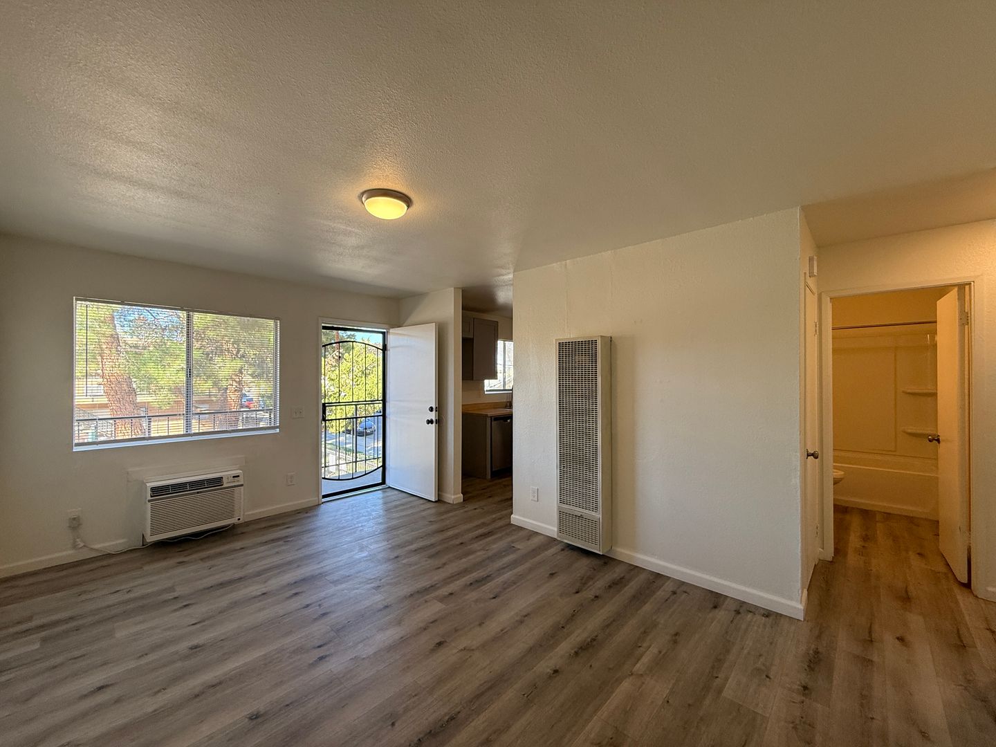 524 E. Ave Q12 - Unit 26 - Palmdale - California - 2 bed, 1 bath rental property