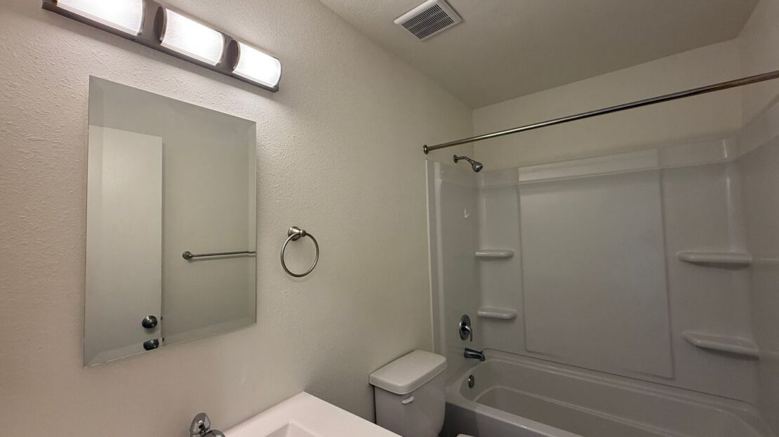 524 E. Ave Q12 - Unit 26 - Palmdale - California - 2 bed, 1 bath rental property