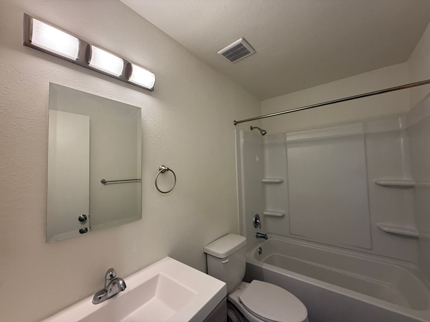 524 E. Ave Q12 - Unit 26 - Palmdale - California - 2 bed, 1 bath rental property