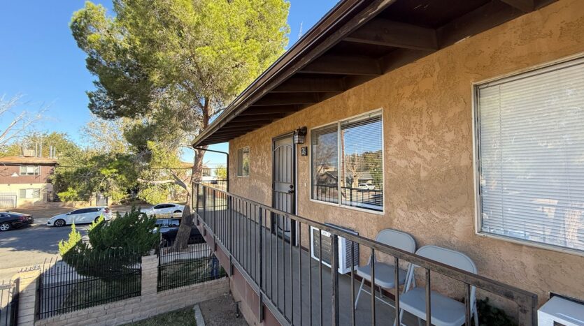 524 E. Ave Q12 - Unit 26 - Palmdale - California - 2 bed, 1 bath rental property