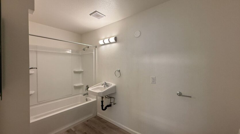 524 E. Ave Q12 - Unit 3 - Palmdale - California - 2 bed, 1 bath rental property