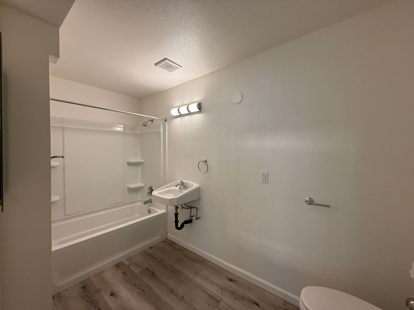 524 E. Ave Q12 - Unit 3 - Palmdale - California - 2 bed, 1 bath rental property