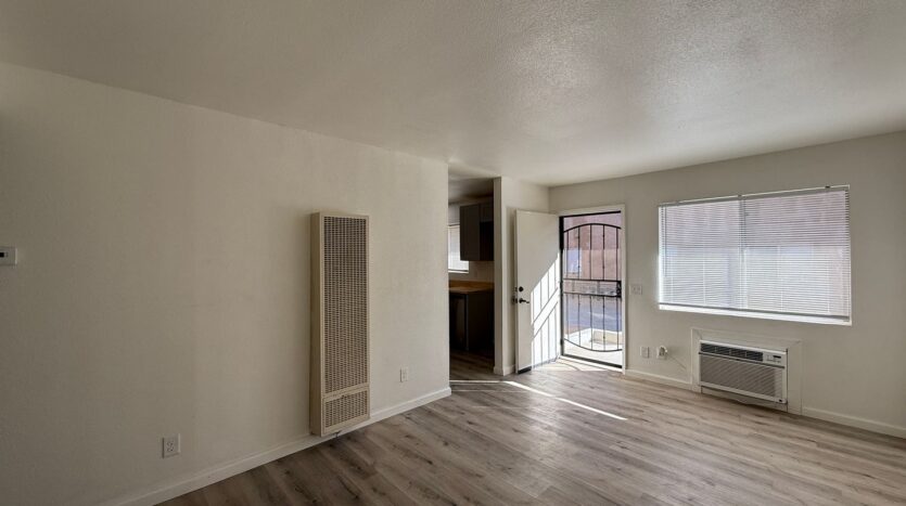 524 E. Ave Q12 - Unit 3 - Palmdale - California - 2 bed, 1 bath rental property