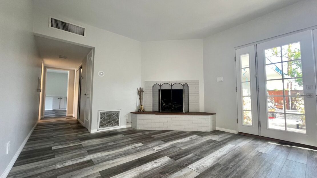 529 South Calle Abronia  - Unit 3 - Palm Springs - California - 1 bed, 1 bath rental property