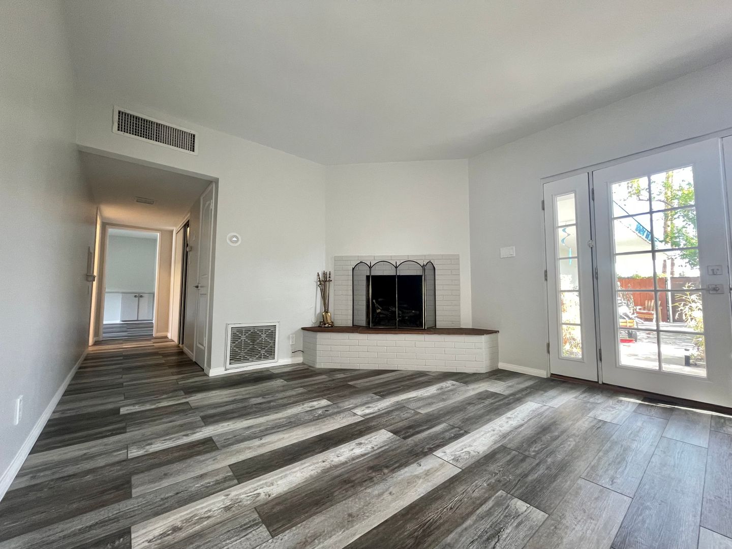 529 South Calle Abronia  - Unit 3 - Palm Springs - California - 1 bed, 1 bath rental property