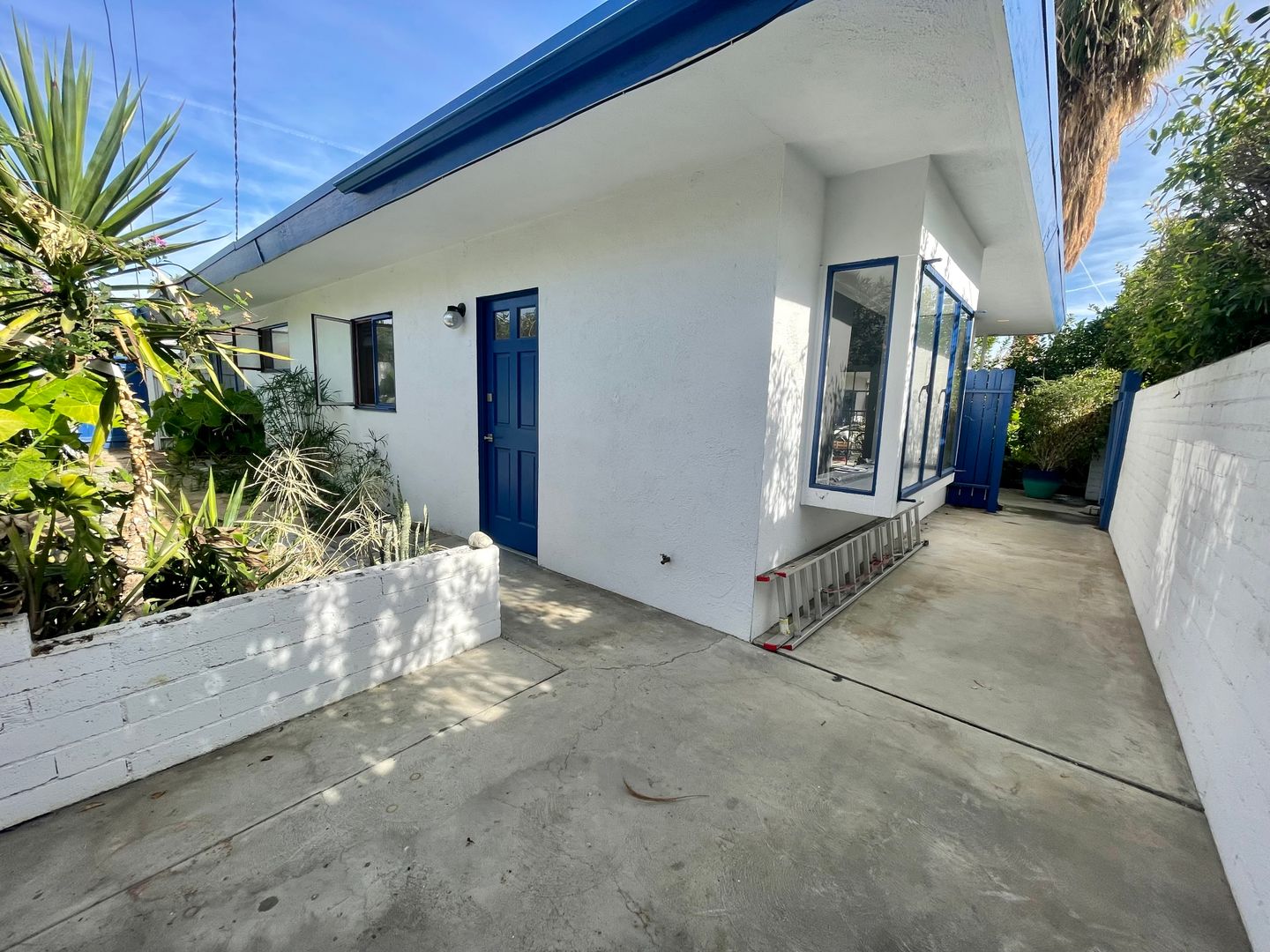 529 South Calle Abronia  - Unit 3 - Palm Springs - California - 1 bed, 1 bath rental property