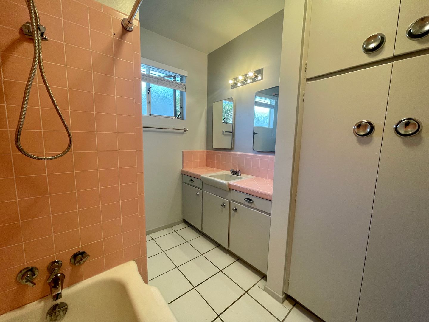 529 South Calle Abronia  - Unit 3 - Palm Springs - California - 1 bed, 1 bath rental property