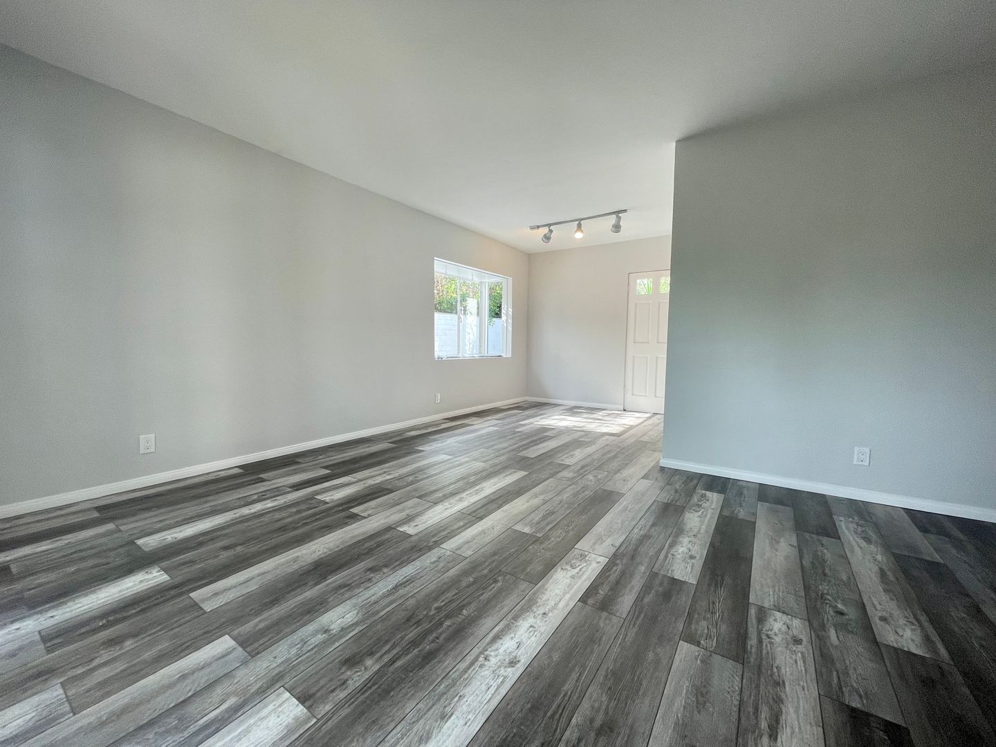 529 South Calle Abronia  - Unit 3 - Palm Springs - California - 1 bed, 1 bath rental property