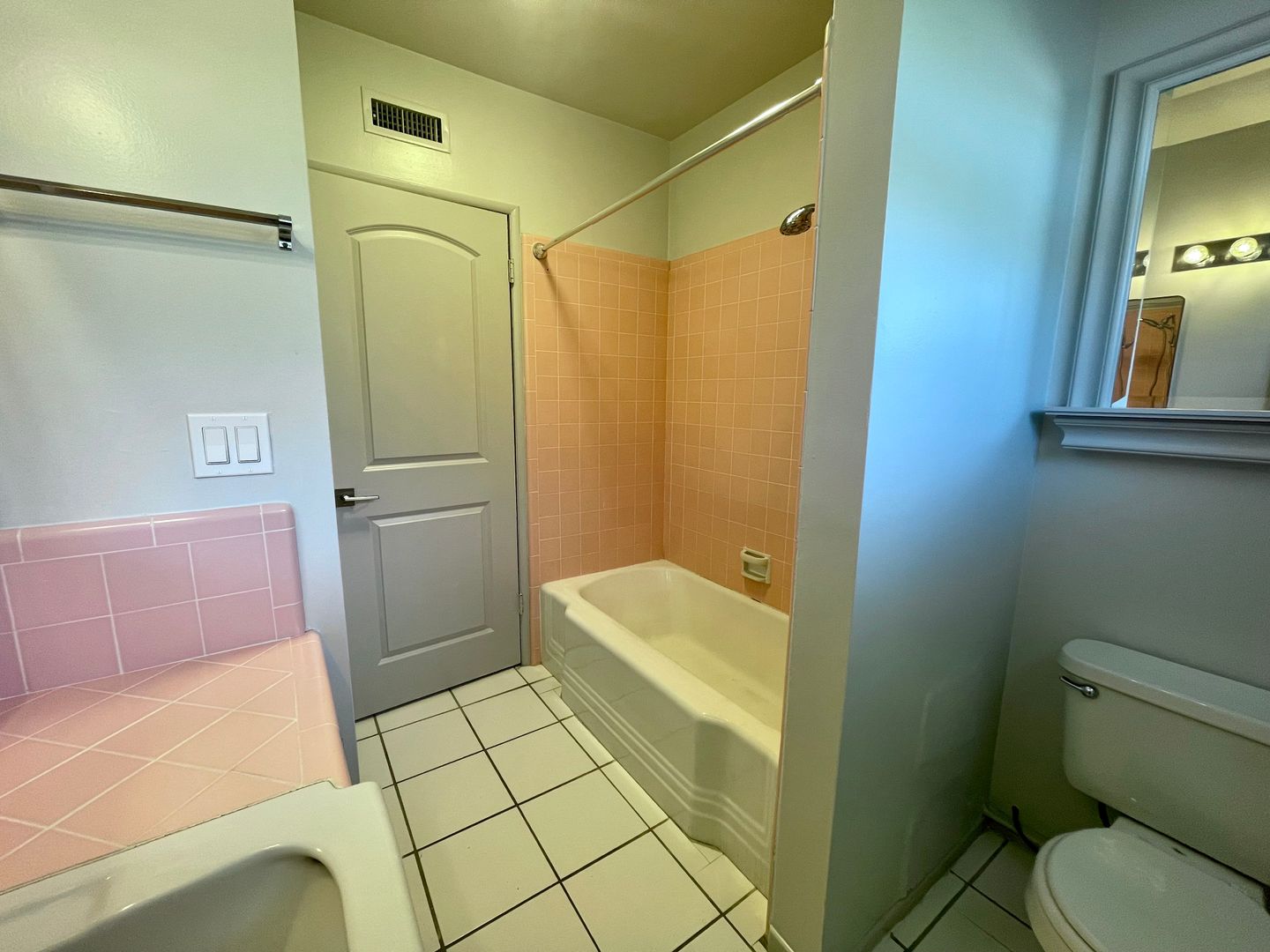 529 South Calle Abronia  - Unit 3 - Palm Springs - California - 1 bed, 1 bath rental property