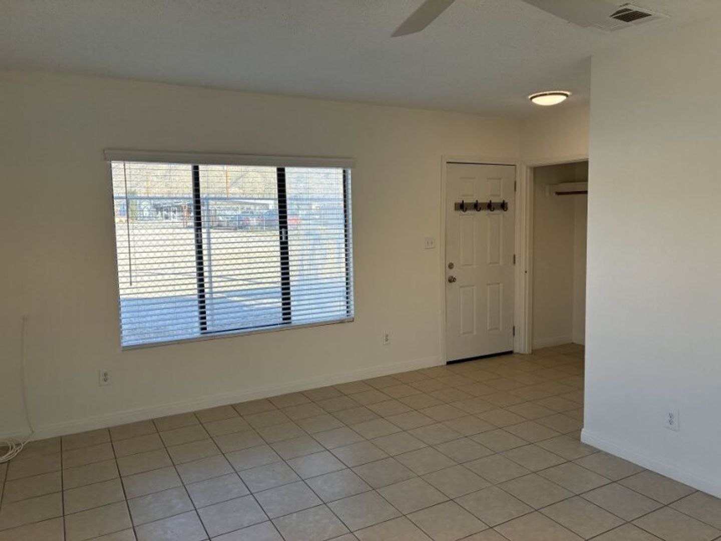 55820B Santa Fe Trl - Yucca Valley - California - 1 bed, 1 bath rental property