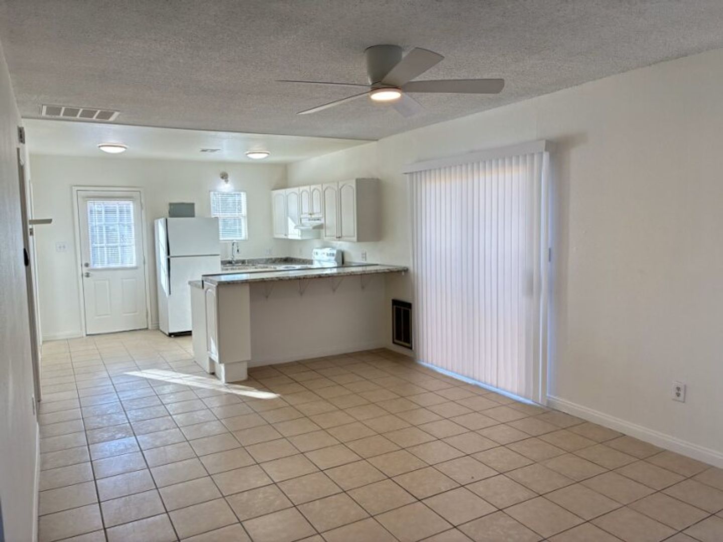 55820B Santa Fe Trl - Yucca Valley - California - 1 bed, 1 bath rental property