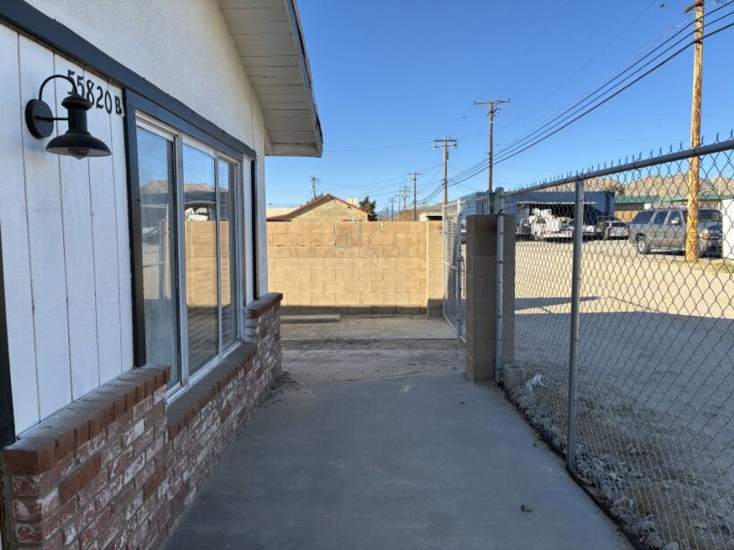 55820B Santa Fe Trl - Yucca Valley - California - 1 bed, 1 bath rental property