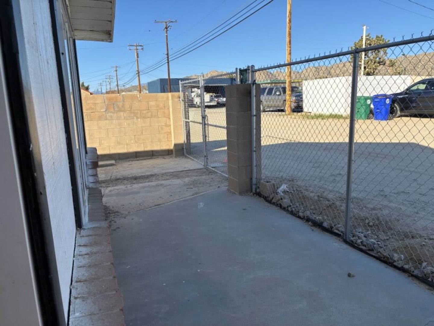 55820B Santa Fe Trl - Yucca Valley - California - 1 bed, 1 bath rental property