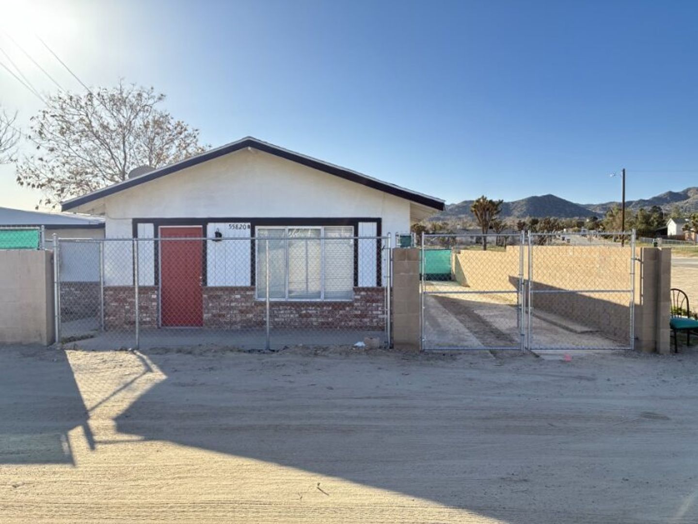 55820B Santa Fe Trl - Yucca Valley - California - 1 bed, 1 bath rental property