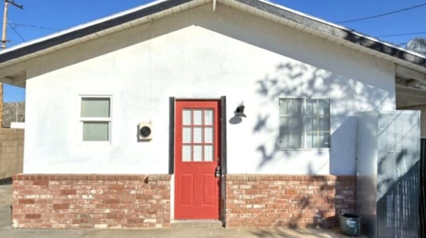 55820B Santa Fe Trl - Yucca Valley - California - 1 bed, 1 bath rental property