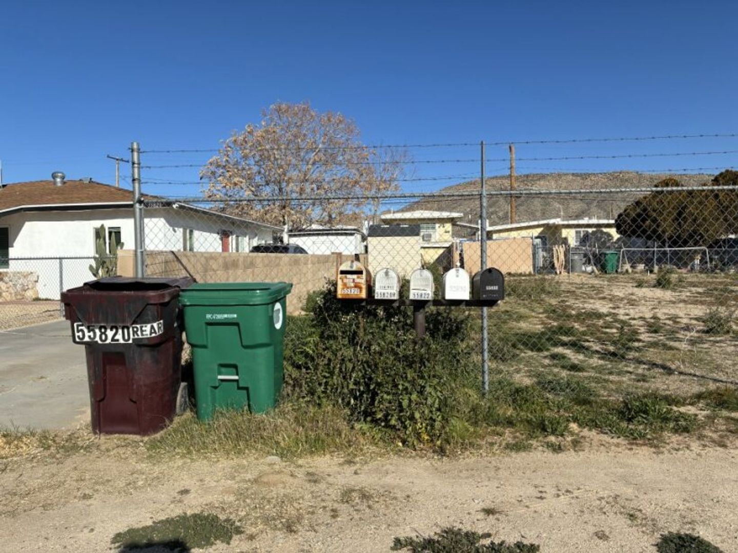 55820B Santa Fe Trl - Yucca Valley - California - 1 bed, 1 bath rental property