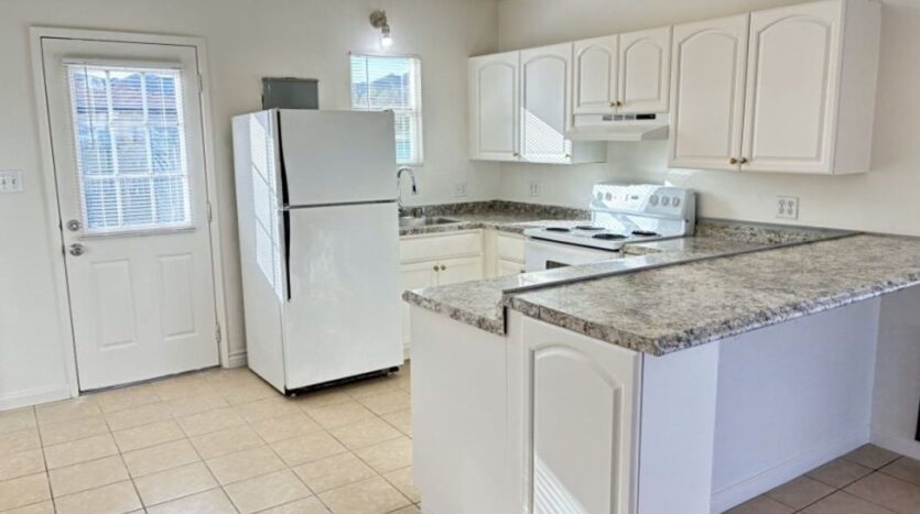 55820B Santa Fe Trl - Yucca Valley - California - 1 bed, 1 bath rental property
