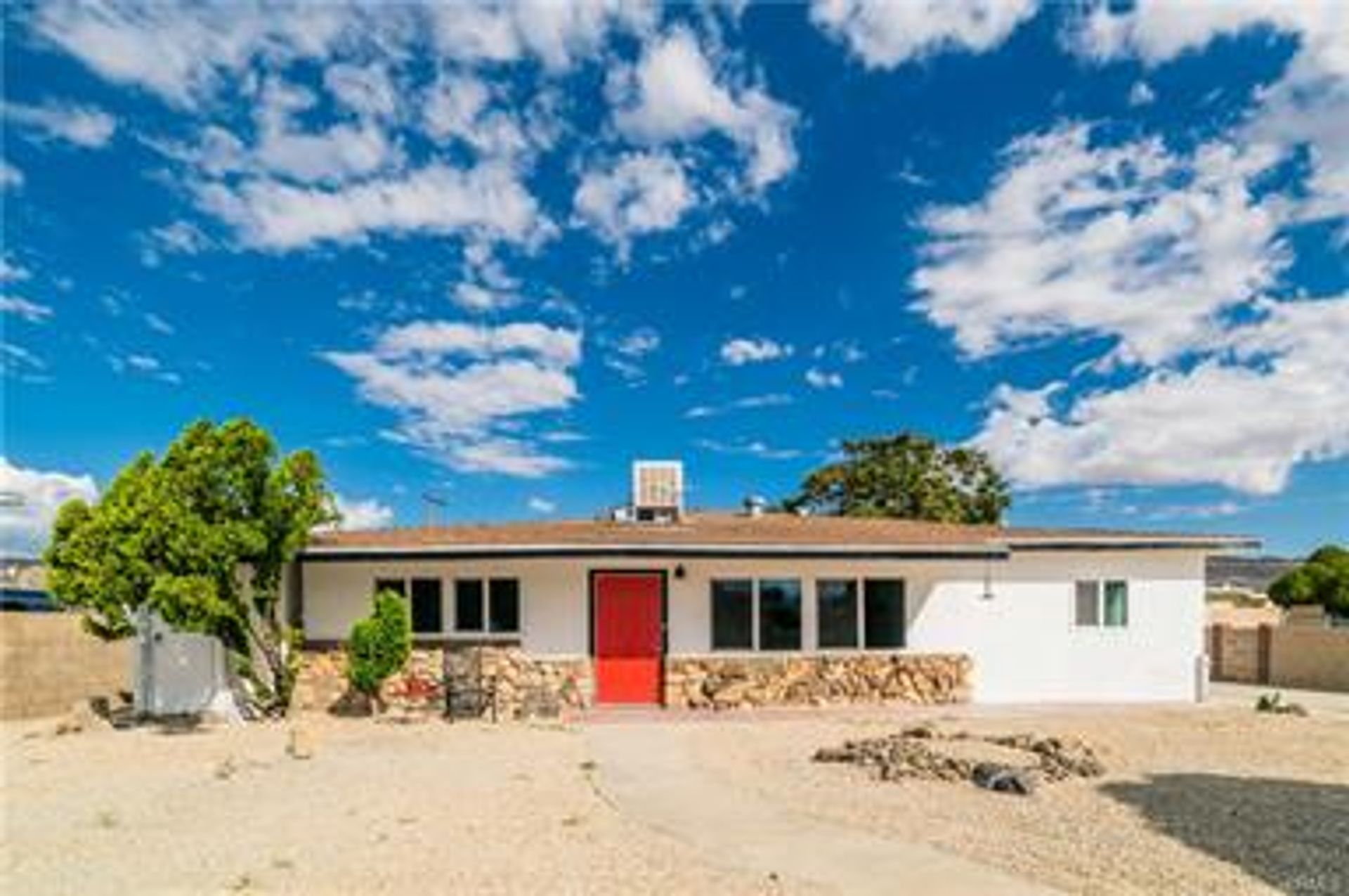 55820B Santa Fe Trl - Yucca Valley - California - 1 bed, 1 bath rental property