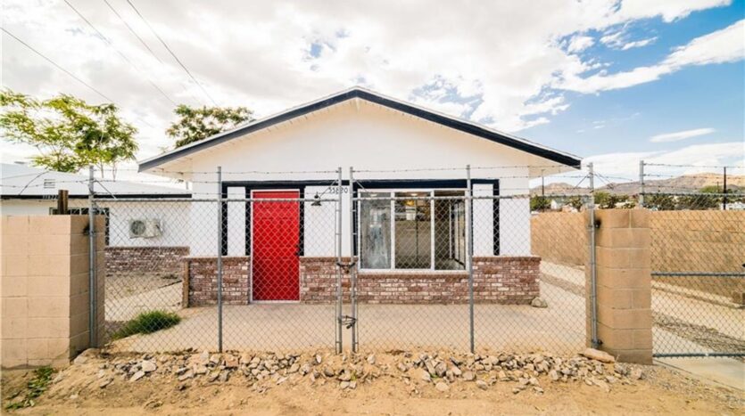 55820B Santa Fe Trl - Yucca Valley - California - 1 bed, 1 bath rental property