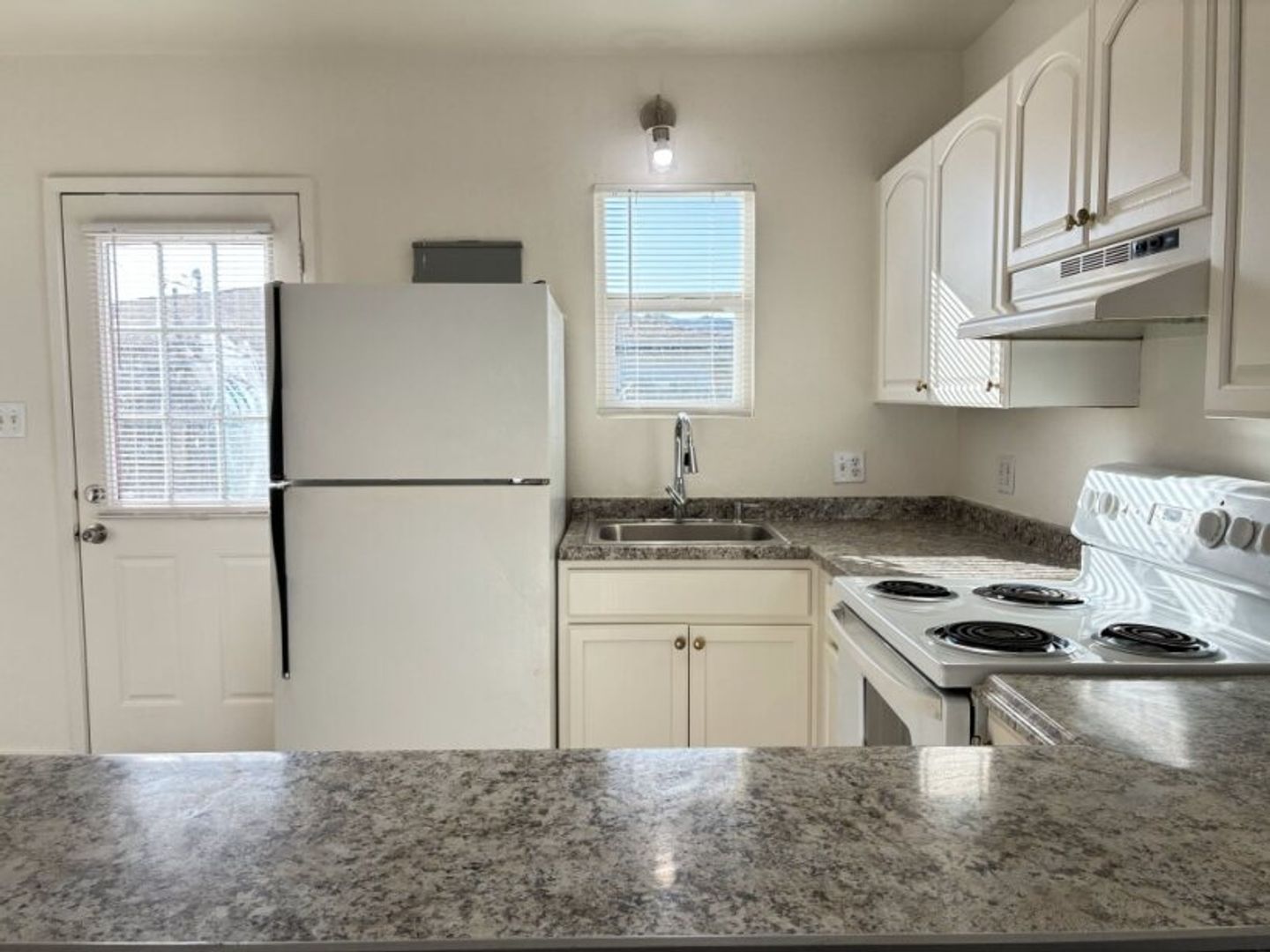 55820B Santa Fe Trl - Yucca Valley - California - 1 bed, 1 bath rental property