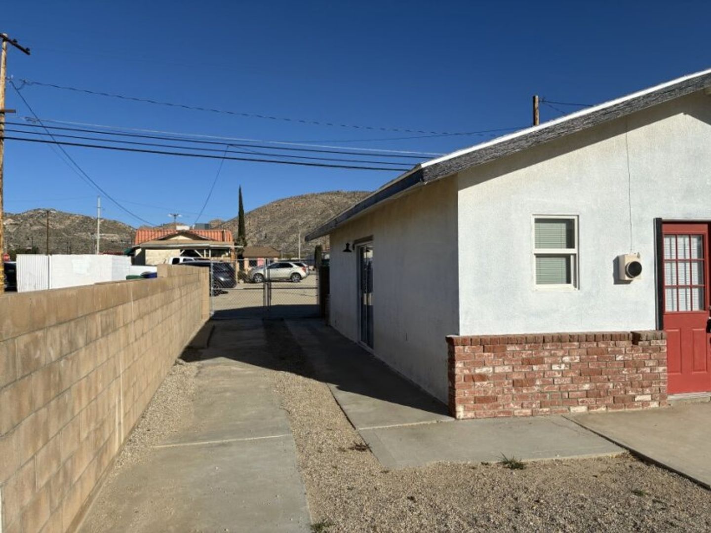 55820B Santa Fe Trl - Yucca Valley - California - 1 bed, 1 bath rental property
