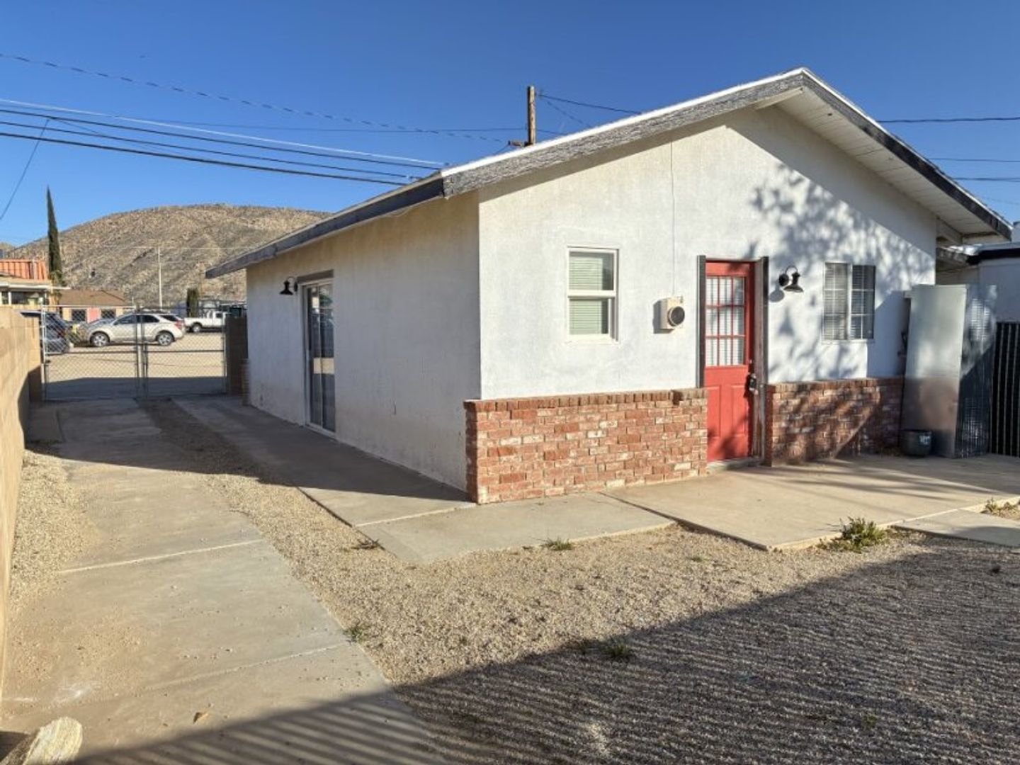 55820B Santa Fe Trl - Yucca Valley - California - 1 bed, 1 bath rental property
