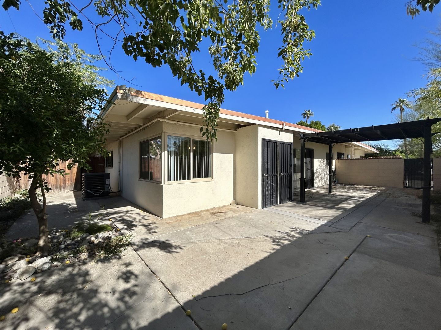 579 S Highland Drive - Palm Springs - California - 2 bed, 1 bath rental property