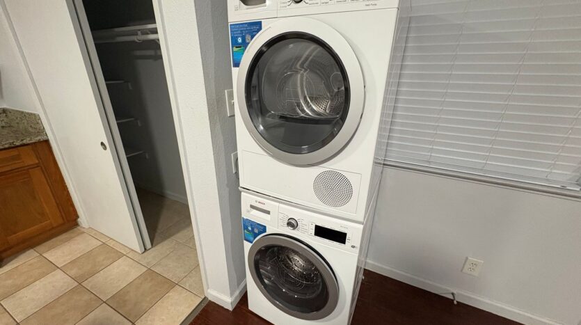 5912 Walerga Rd Unit 1 - Sacramento - California - 2 bed, 1 bath rental property