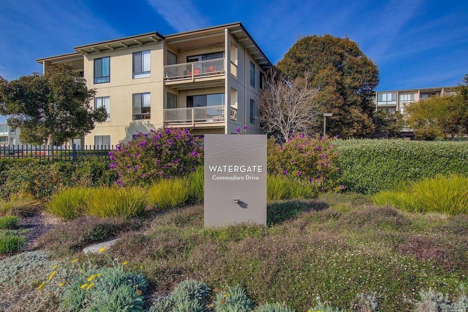 6 Captain Drive #227 - Emeryville - California - 1 bed, 1 bath rental property