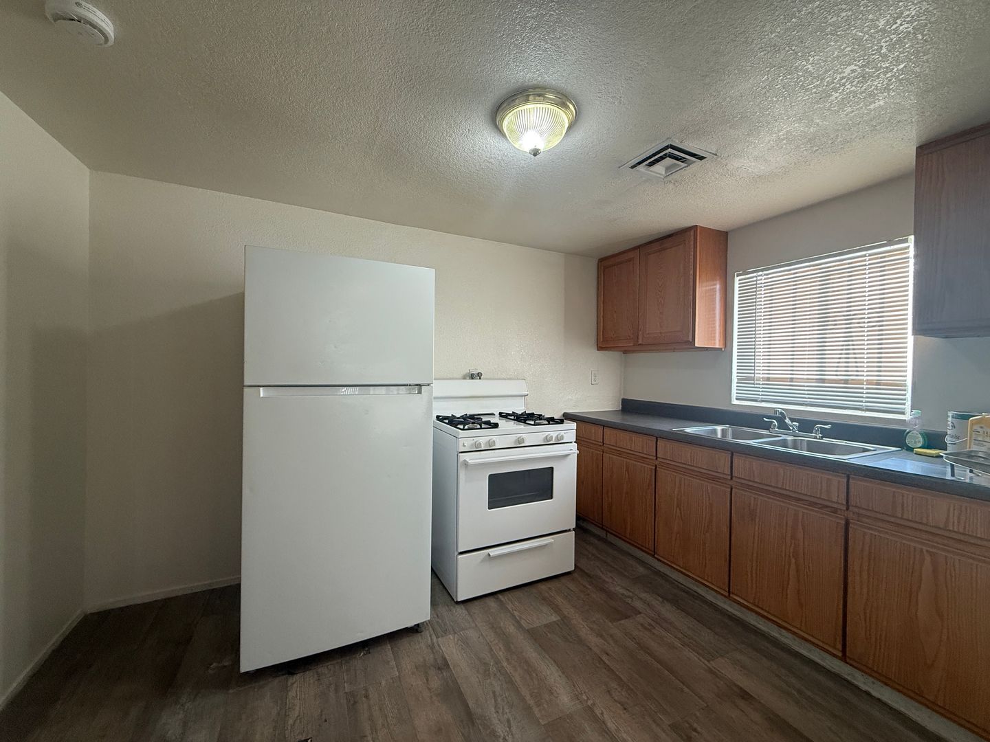 615 Harrison Main - Las Vegas - Nevada - 3 bed, 2 bath rental property
