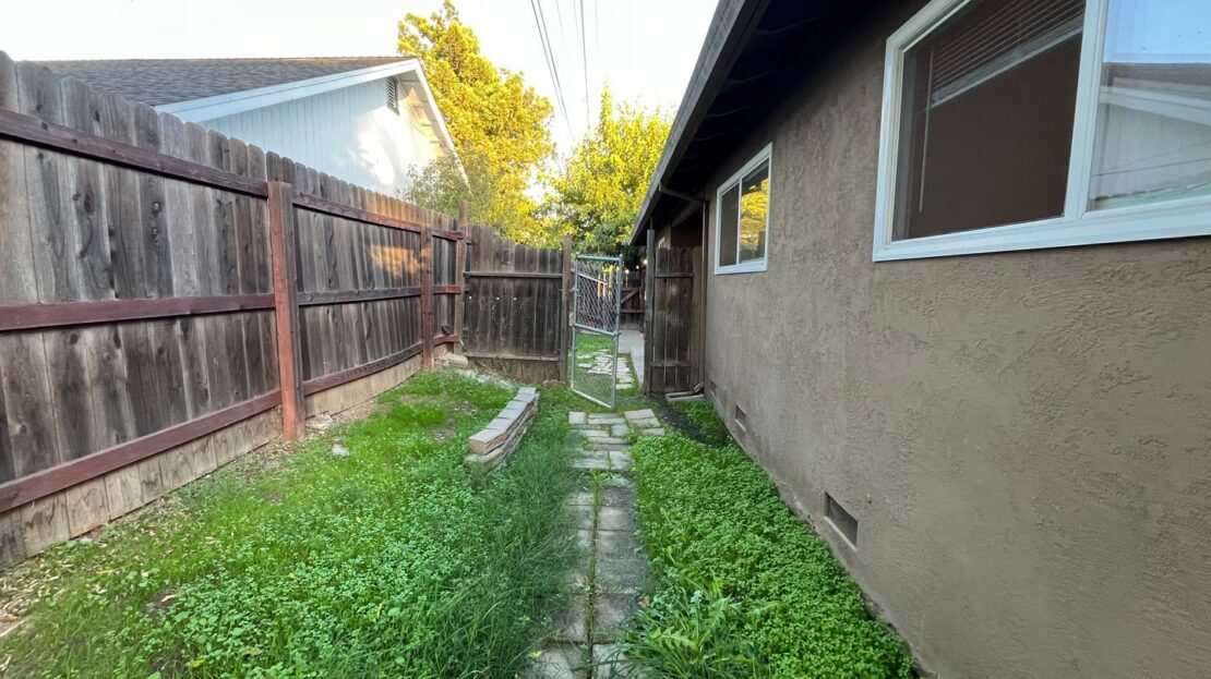 6421 San Stefano St - Citrus Heights - California - 2 bed, 1 bath rental property