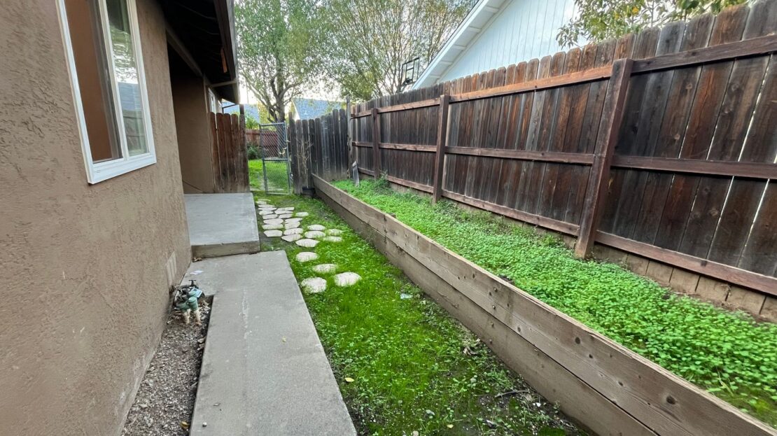 6421 San Stefano St - Citrus Heights - California - 2 bed, 1 bath rental property