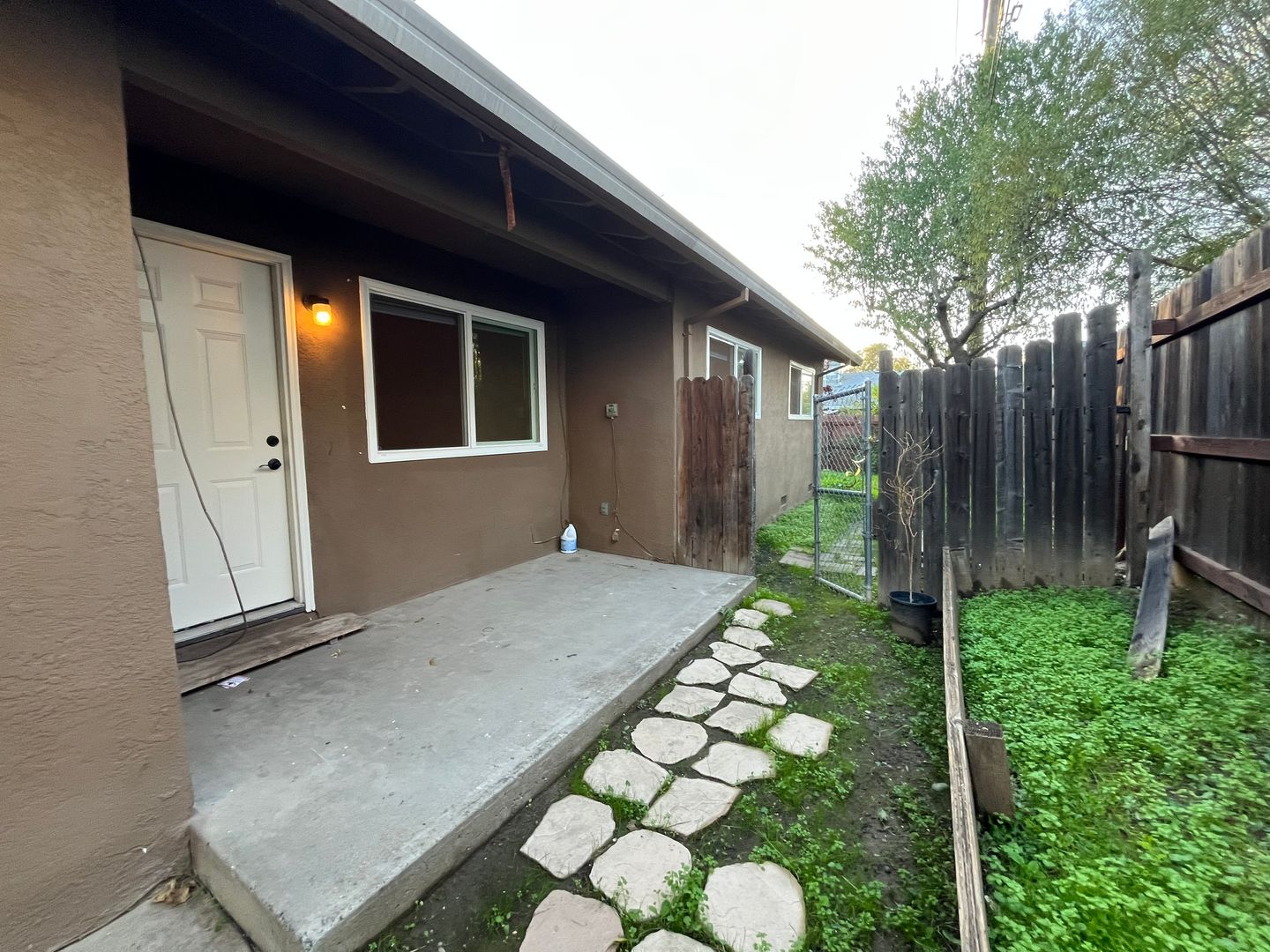 6421 San Stefano St - Citrus Heights - California - 2 bed, 1 bath rental property