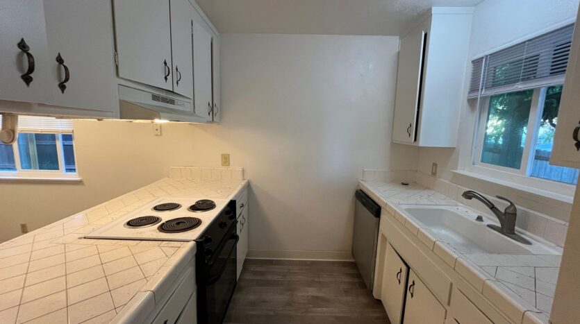 6421 San Stefano St - Citrus Heights - California - 2 bed, 1 bath rental property