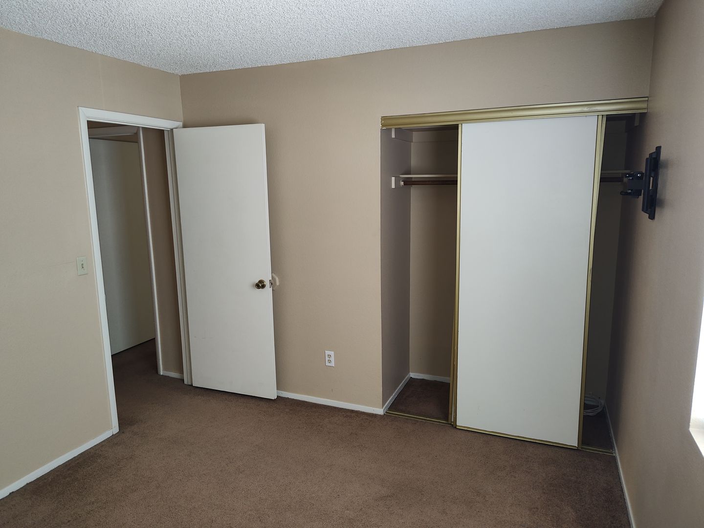 6733 Evanston Ave - Las Vegas - Nevada - 3 bed, 2.5 bath rental property