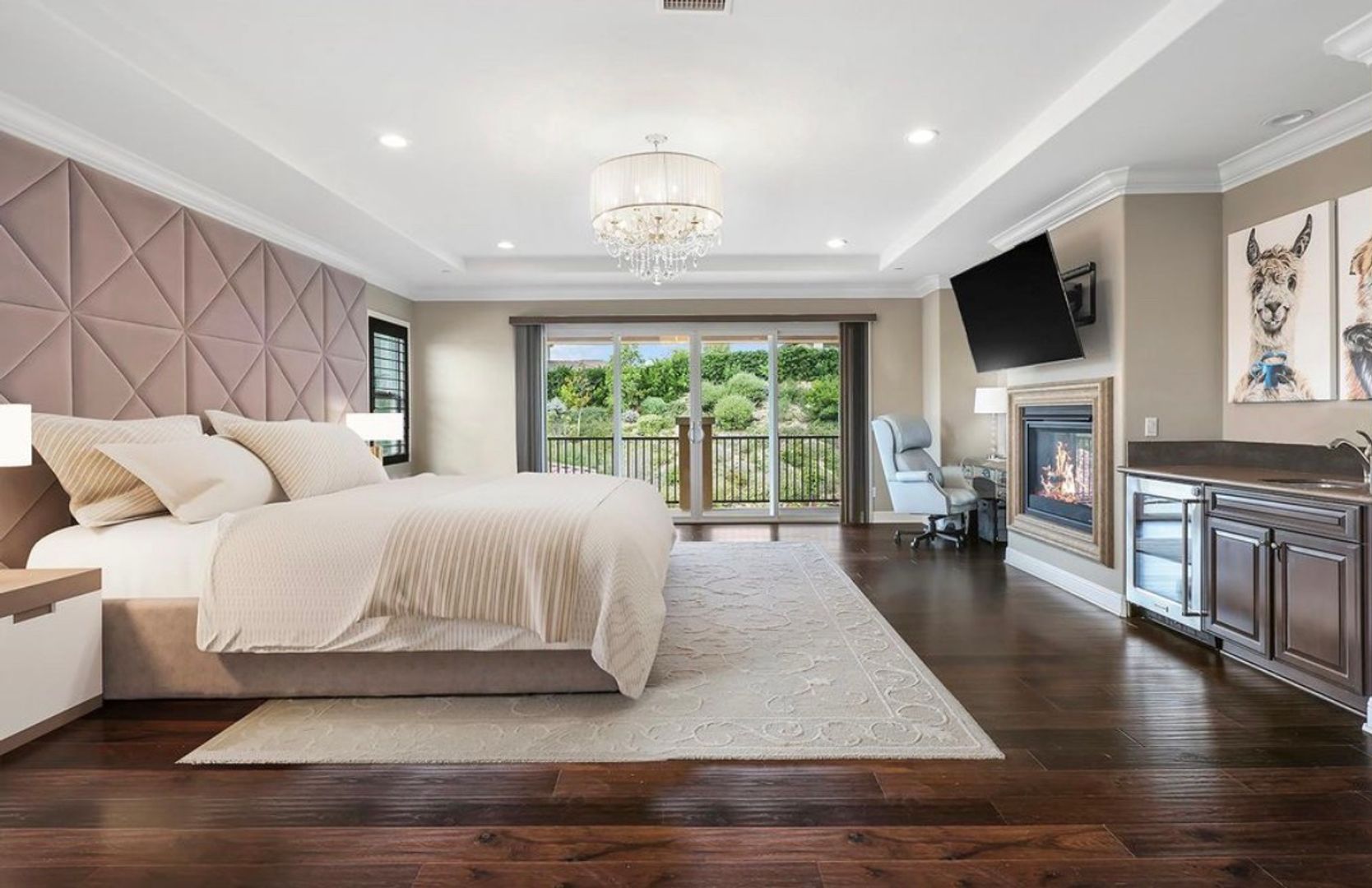 7305 Augusta Dr - Moorpark - California - 5 bed, 6 bath rental property